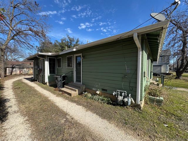 Building Photo - 210 W Willingham St