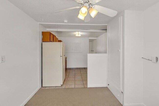 Foto del edificio - Bright Downtown Studio Apartment