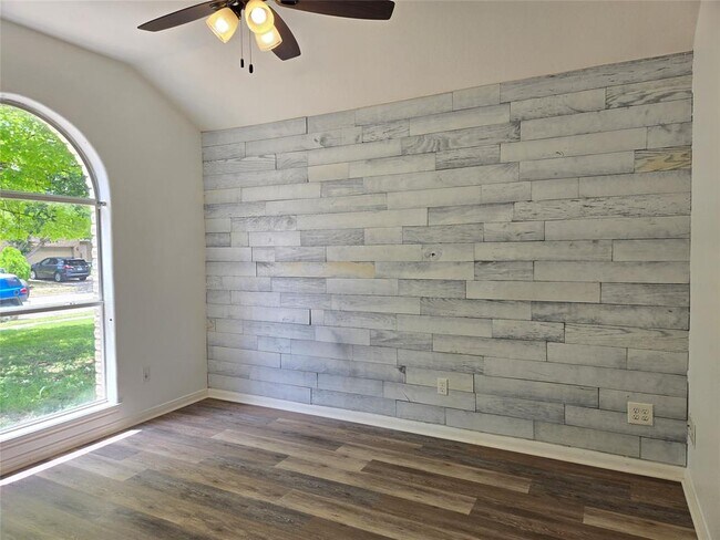 Foto del edificio - 1229 Hughmont Dr