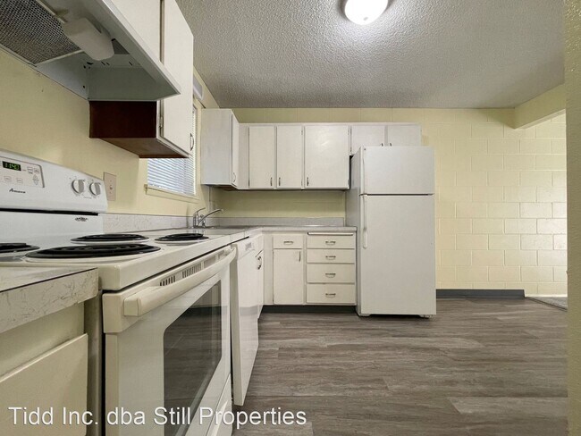 Building Photo - 2 br, 1 bath House - 1313 Washington St 11A