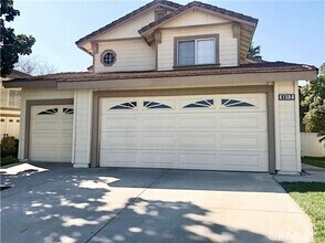 Building Photo - 8012 Lomas Ct