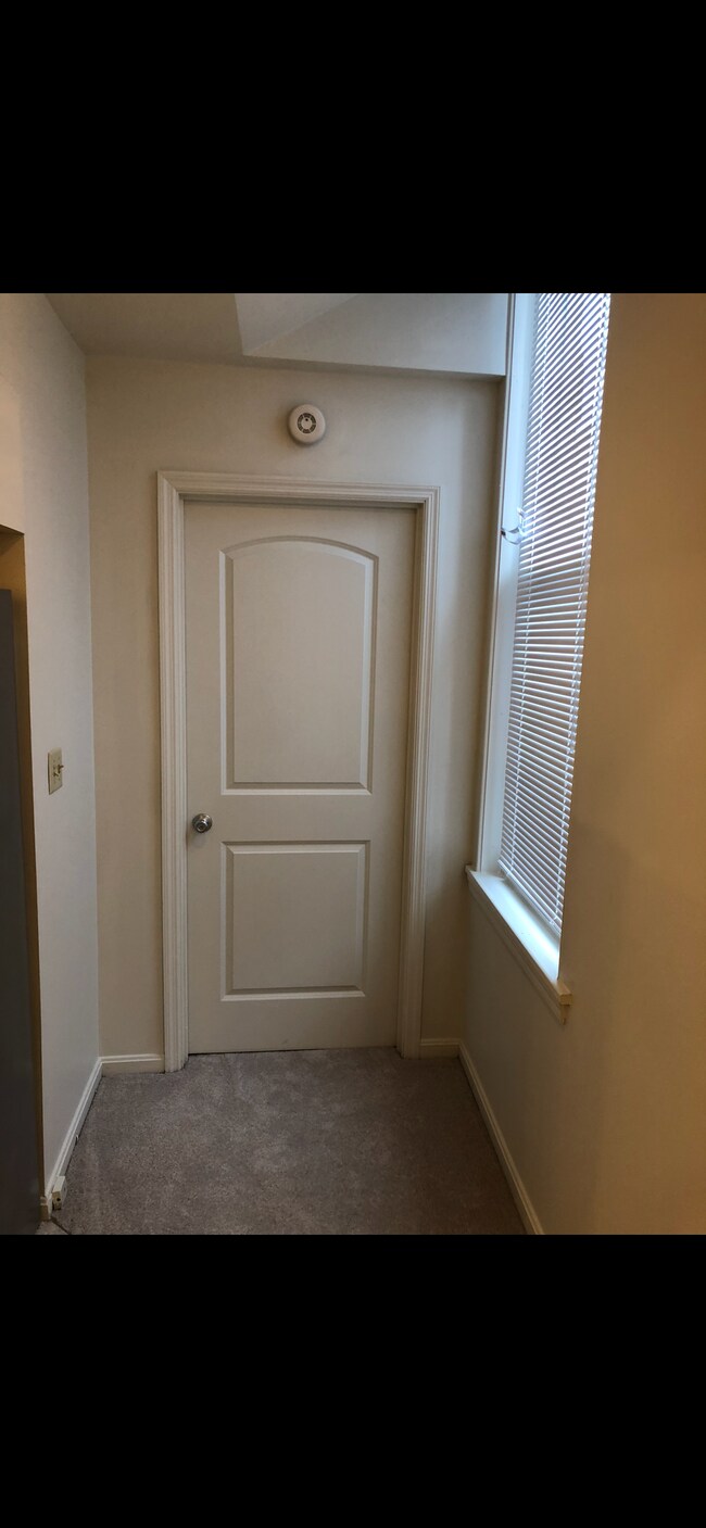 Foto del edificio - 705 Monroe St