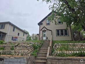 Building Photo - 391 Case Ave E