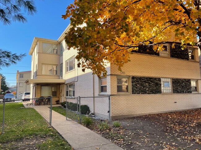 Building Photo - 2422 N 77th Ave