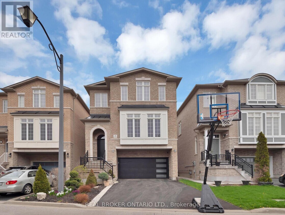Primary Photo - 31 Mastwood Crescent