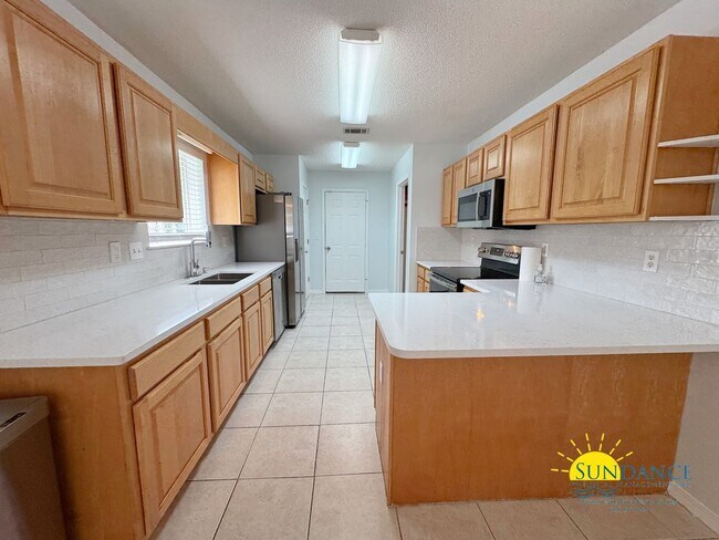 Foto del edificio - Renovated 3-Bedroom Home on Quiet Cul-de-S...