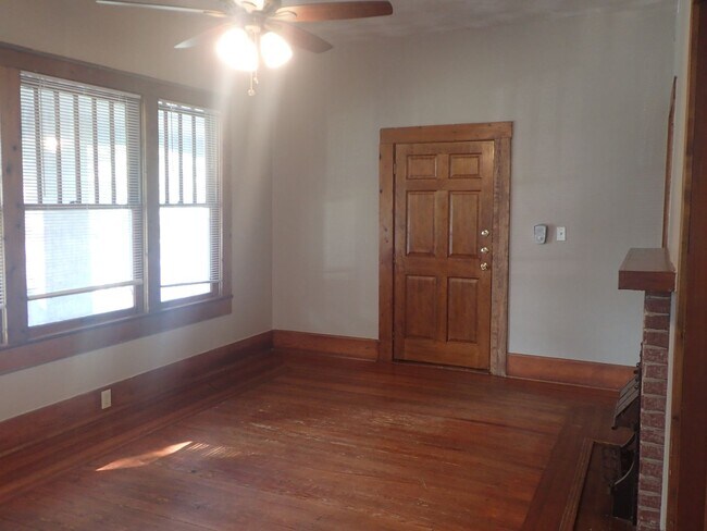 Foto del edificio - 4911 Worth St #2