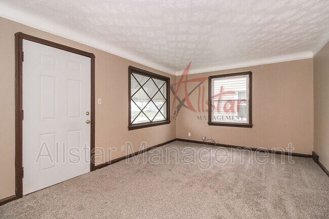 Building Photo - 5120 Clement Ave