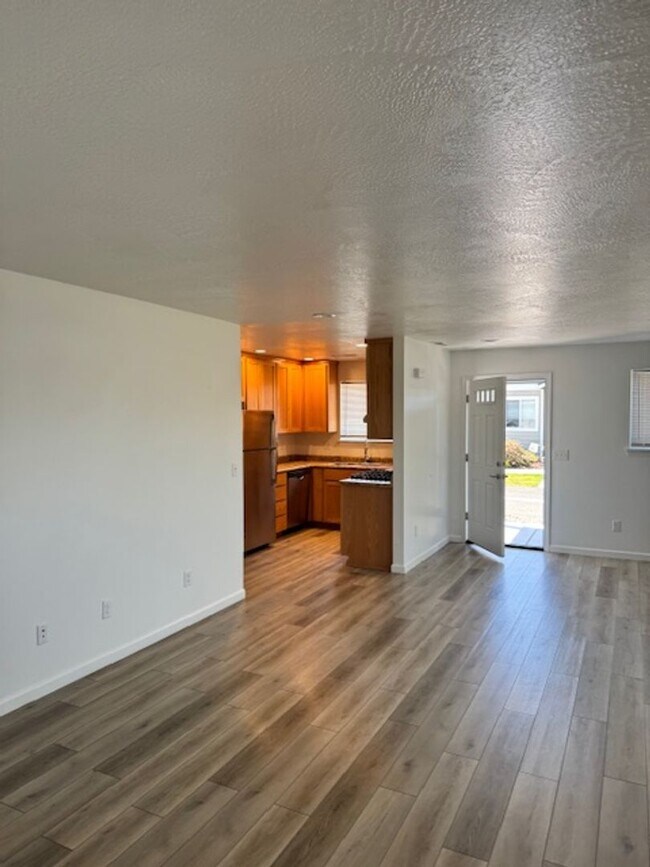 Foto del edificio - 3 BEDROOMS SINGLE LEVEL HOME