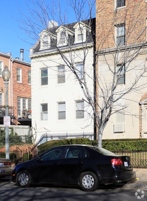 Building Photo - 1807 Biltmore St NW
