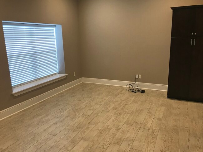 Livingroom - 1551 E Main St