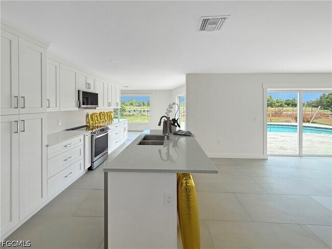 Foto del edificio - 6950 Overlook Dr