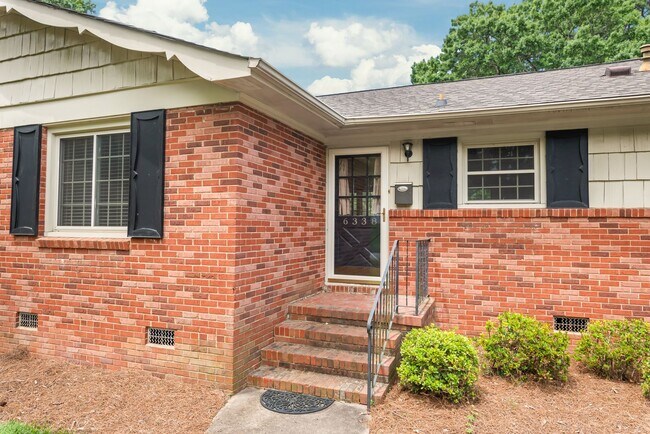 Foto del edificio - 3 Bedroom Home in South Charlotte