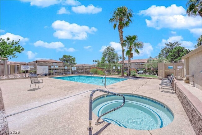 Foto del edificio - 7300 W Pirates Cove Rd