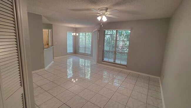 Building Photo - 4666 Pembrook Pl