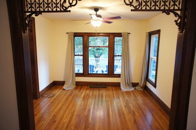 Building Photo - 438 W Delavan Ave