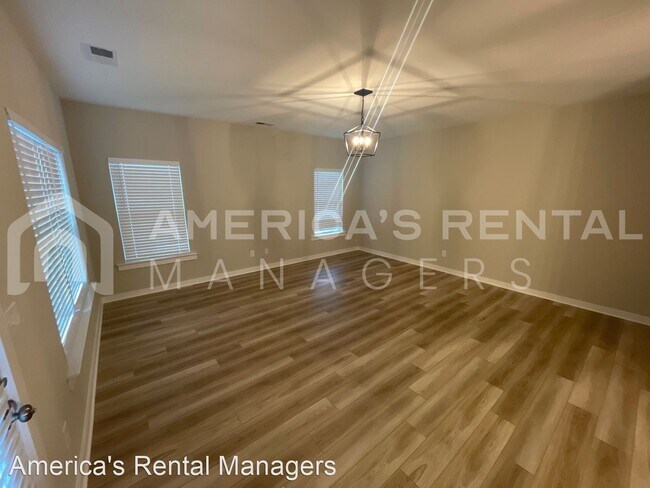 Building Photo - 4 br, 2 bath House - 105 Victor Drive