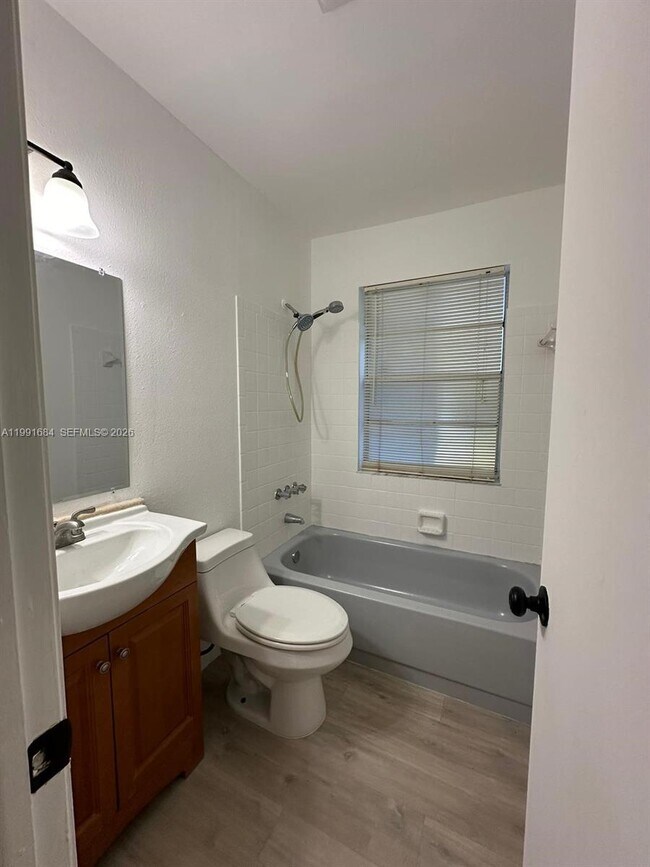 Foto del edificio - 3755 Oak Ave