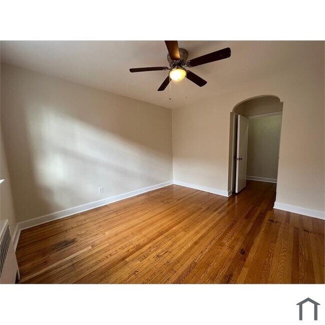 Foto del edificio - 2444 N 50th St
