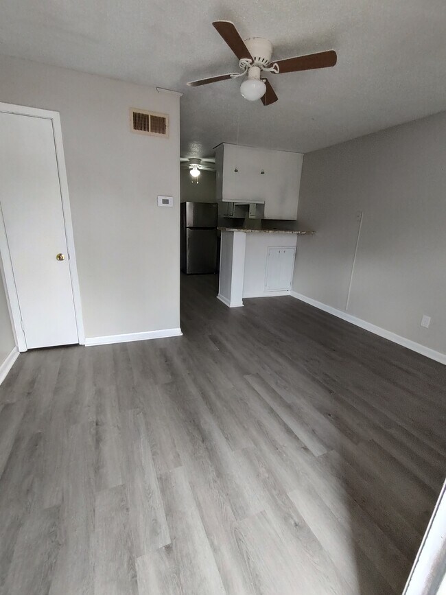 Foto del edificio - High St and Lelia St