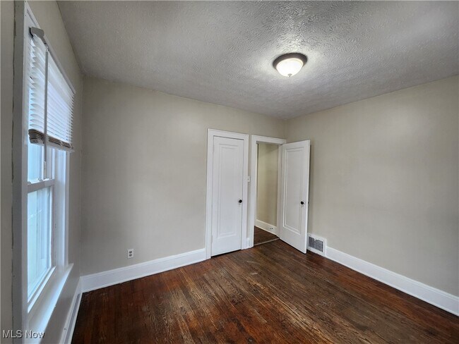 Foto del edificio - 529 E Cuyahoga Falls Ave