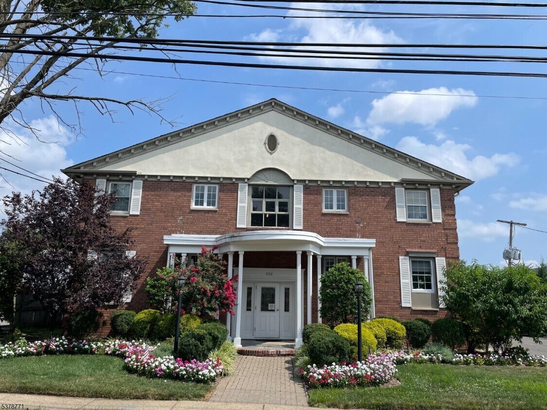 Foto principal - 206 Main St