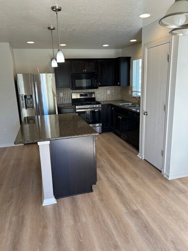 Building Photo - 3932 S Veneto Pl