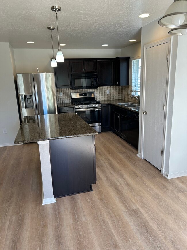 Foto del edificio - 3932 S Veneto Pl