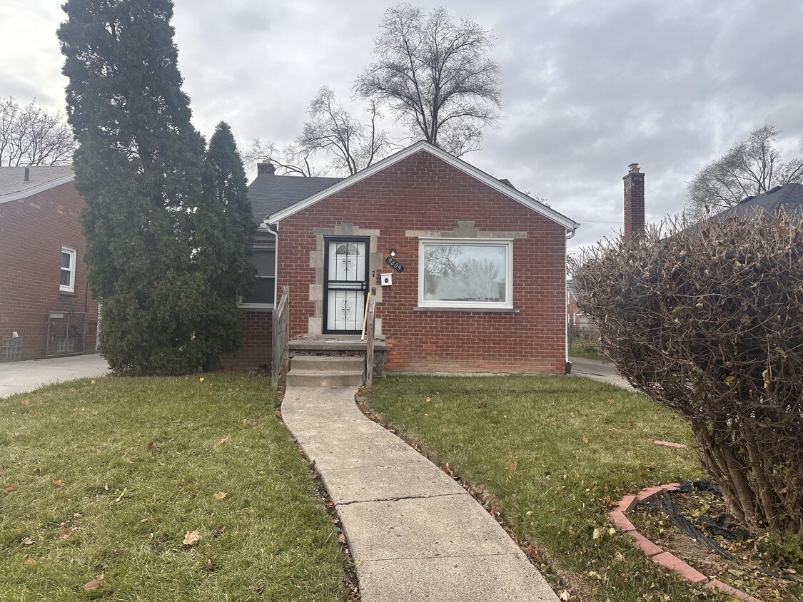 Primary Photo - 9609 Warwick St