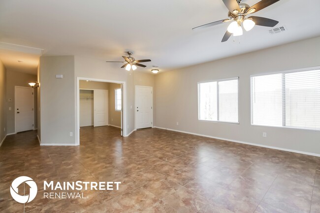 Building Photo - 1737 W Stephanie Ln