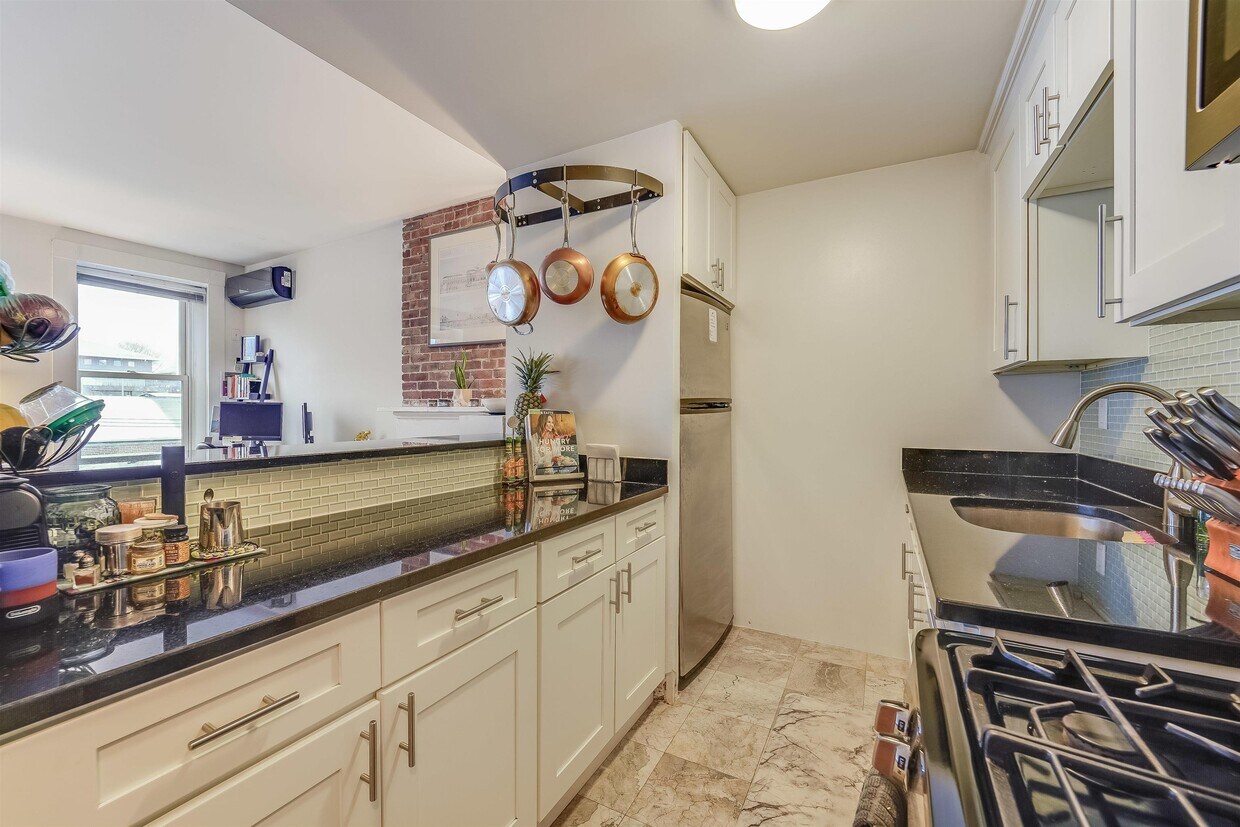 Foto principal - 704 Hudson St