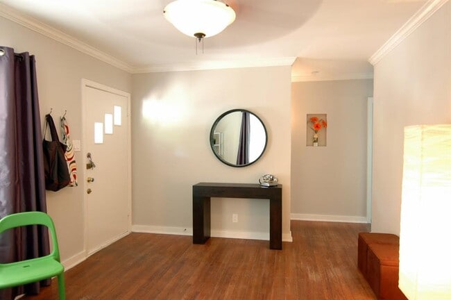 Foto del edificio - 409 W Croslin St