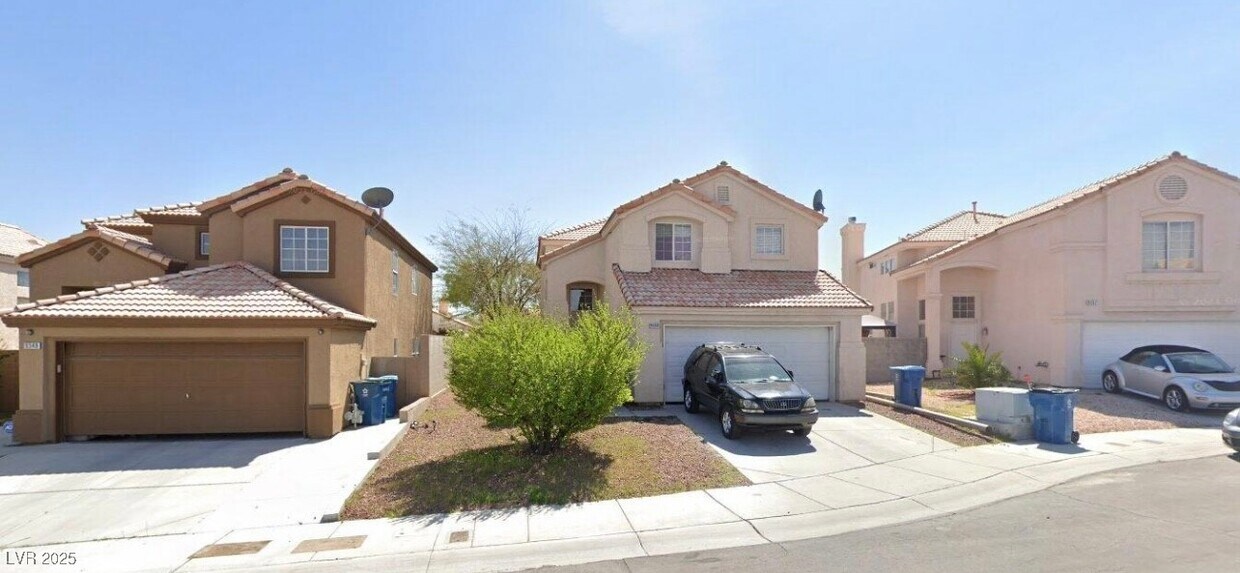 Foto principal - 9353 Chilly Pond Ave