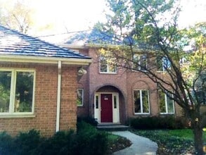 Building Photo - 537 E Center Ave