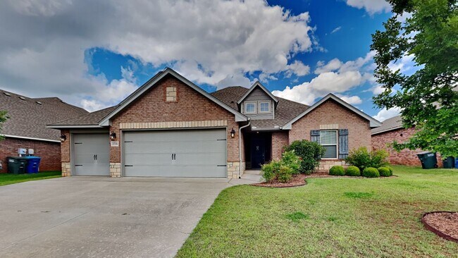 Building Photo - 4 Bedroom in Edmond