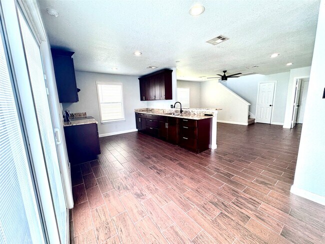 Foto del edificio - 11710 Fossil Rock Ln