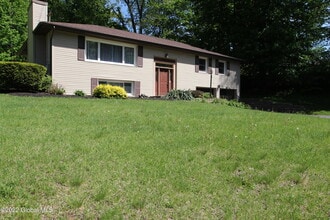 Building Photo - 73 Birchwood Ln