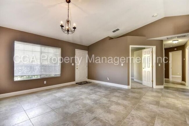 Building Photo - Beautiful 3 Bedroom 2 Bathroom Home in Ros...