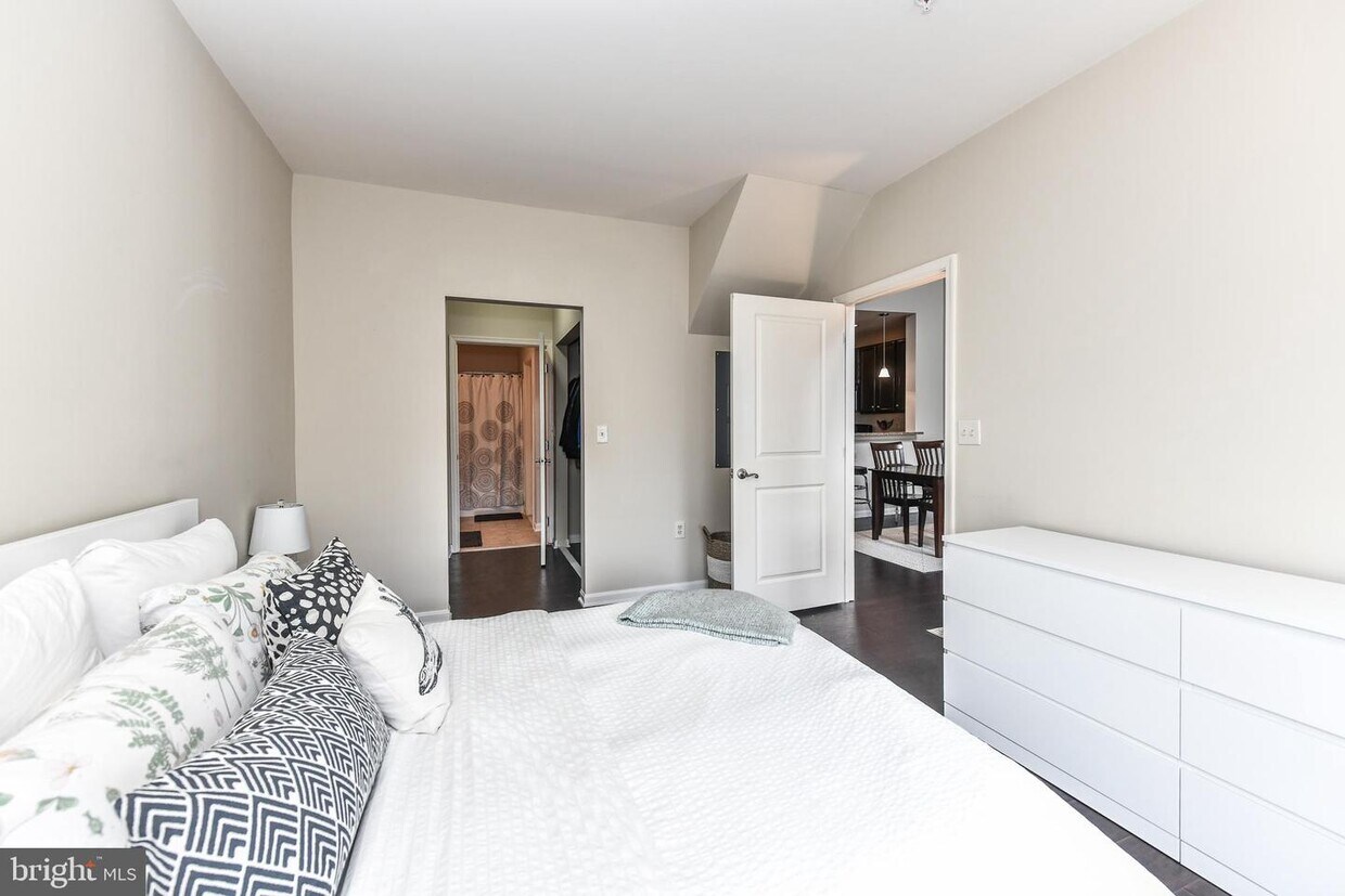 Foto principal - 2655 Prosperity Ave
