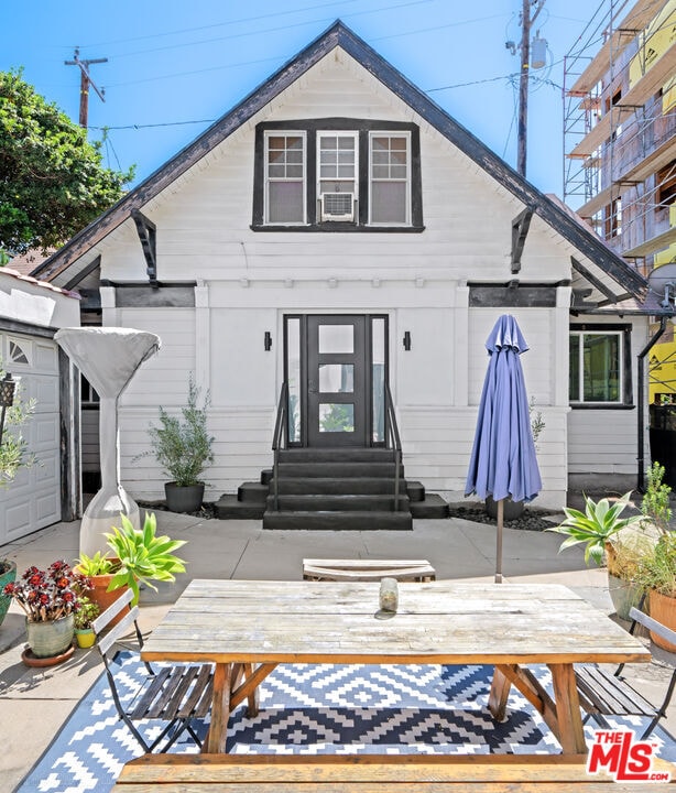 Building Photo - 1246 N Formosa Ave