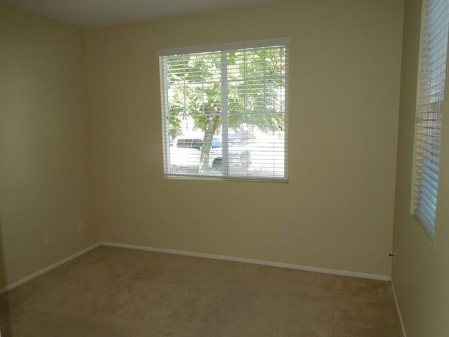 Building Photo - 39288 Half Moon Cir