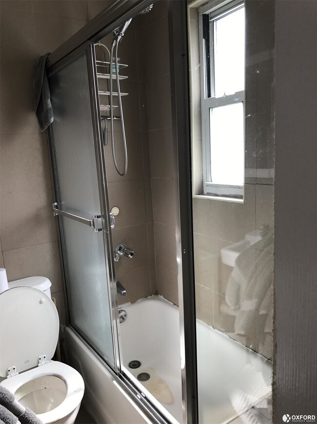 Foto del edificio - 176 Graham Ave