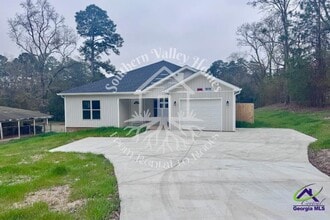 Building Photo - 308 Woodland Dr