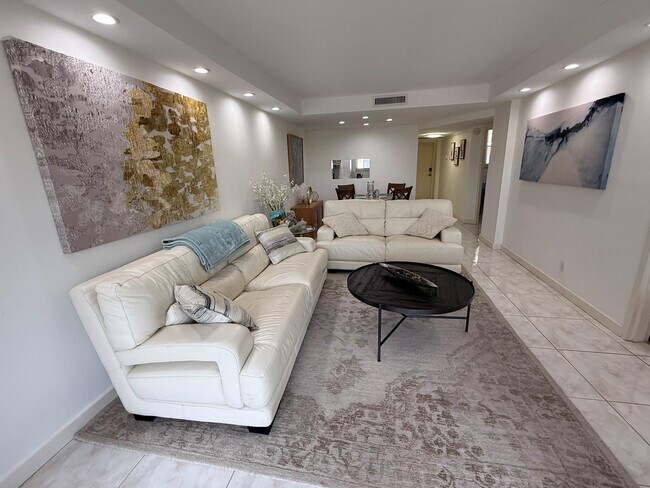 Foto del edificio - 5300 NE 24th Terrace