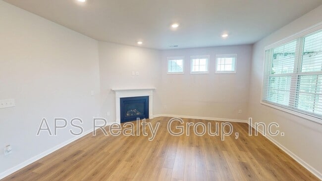 Foto del edificio - 4415 Sapphire Ct