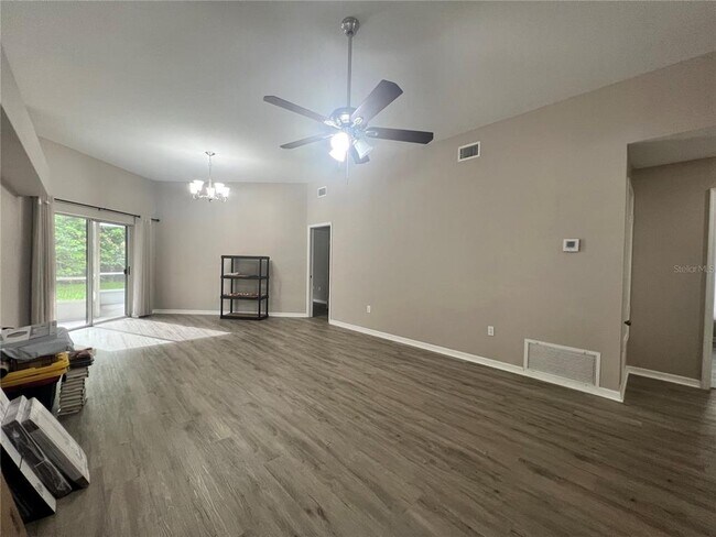 Building Photo - 28427 Sunvale Pl