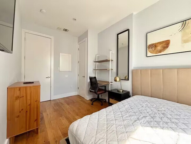 Foto del edificio - Prime Bushwick Room, HDTV, 15 min to Manhattan #756