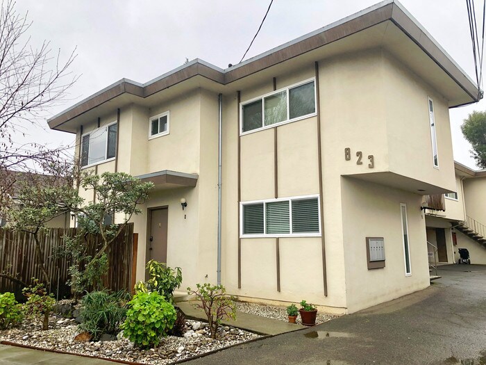 823 Highland Ave Unit 1, San Mateo, CA 94401 Room for Rent in San