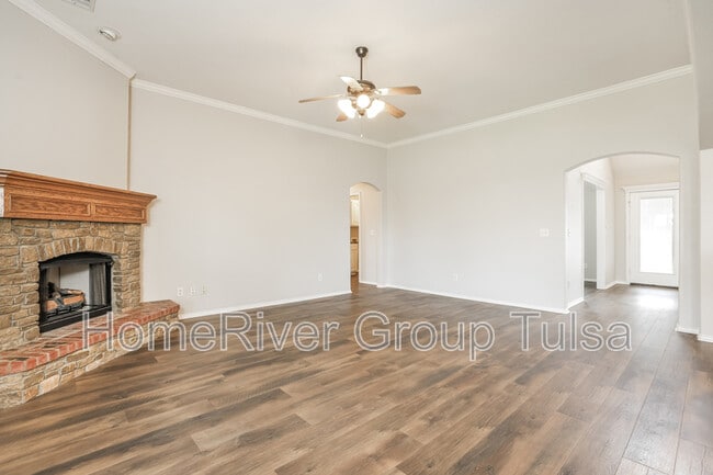 Foto del edificio - 13313 E 43rd St