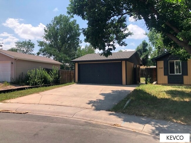 Building Photo - Charming Home in Beautiful Neighborhood by Park!